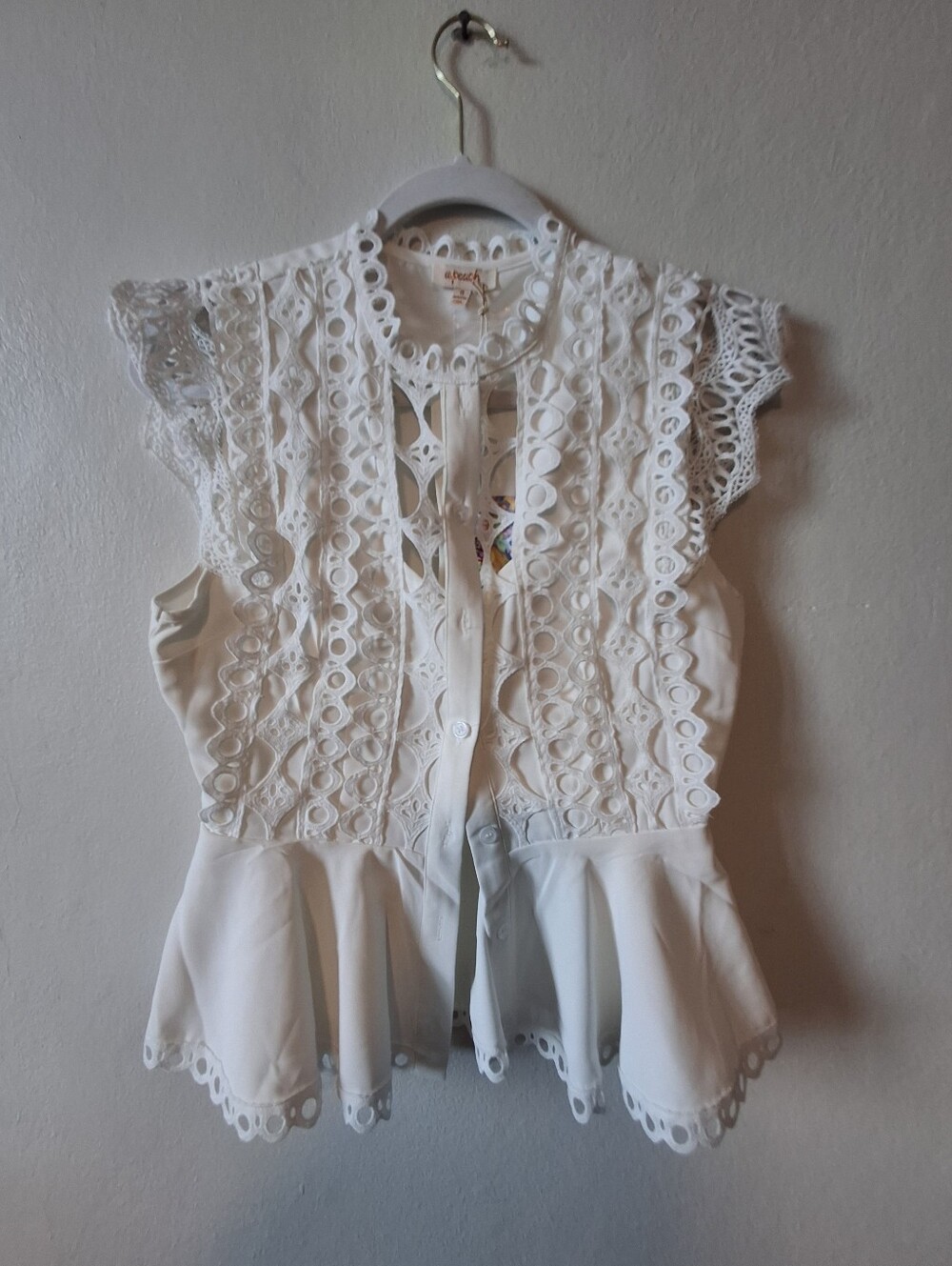 White Lace Peplum Womenโs Top - Casual Elegant